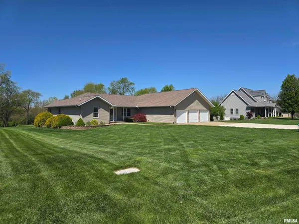 $359,900 | 28948 Woodside Drive, Canton, IL 61520