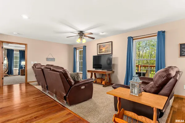 $359,900 | 28948 Woodside Drive, Canton, IL 61520