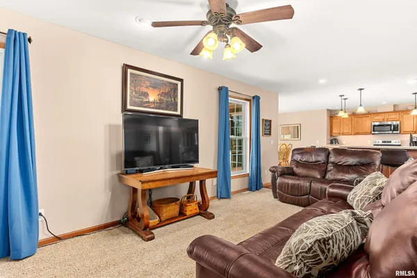 $359,900 | 28948 Woodside Drive, Canton, IL 61520