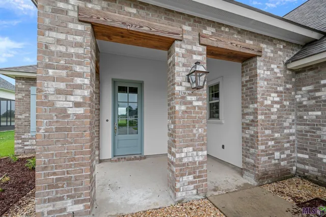 $2,650 | 5207 White River Road, Darrow, LA 70725