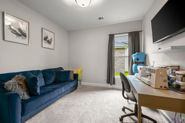 $2,650 | 5207 White River Road, Darrow, LA 70725