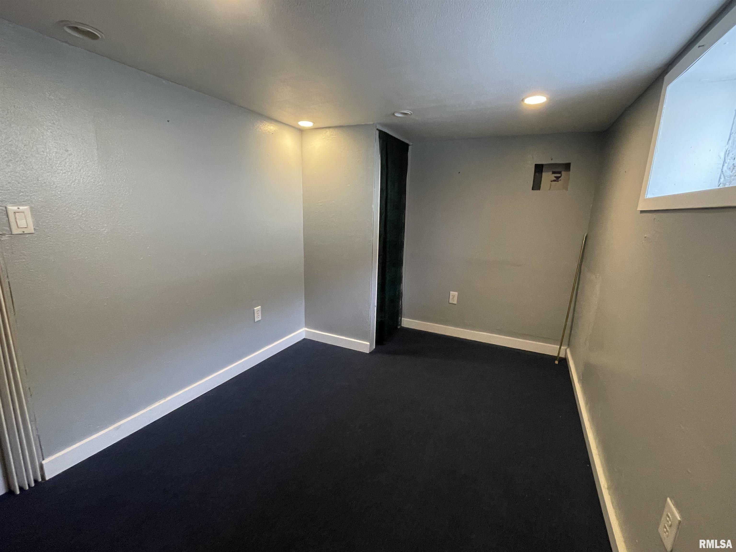 208 West Muller Road East Peoria, IL 61611 - Photo 13 of 17