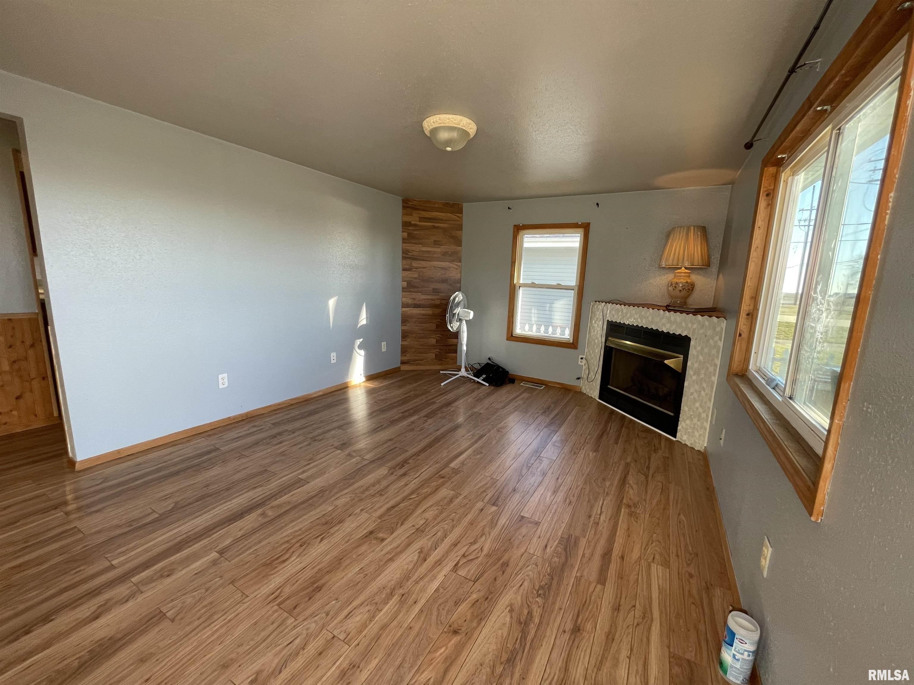 208 West Muller Road East Peoria, IL 61611 - Photo 4 of 17