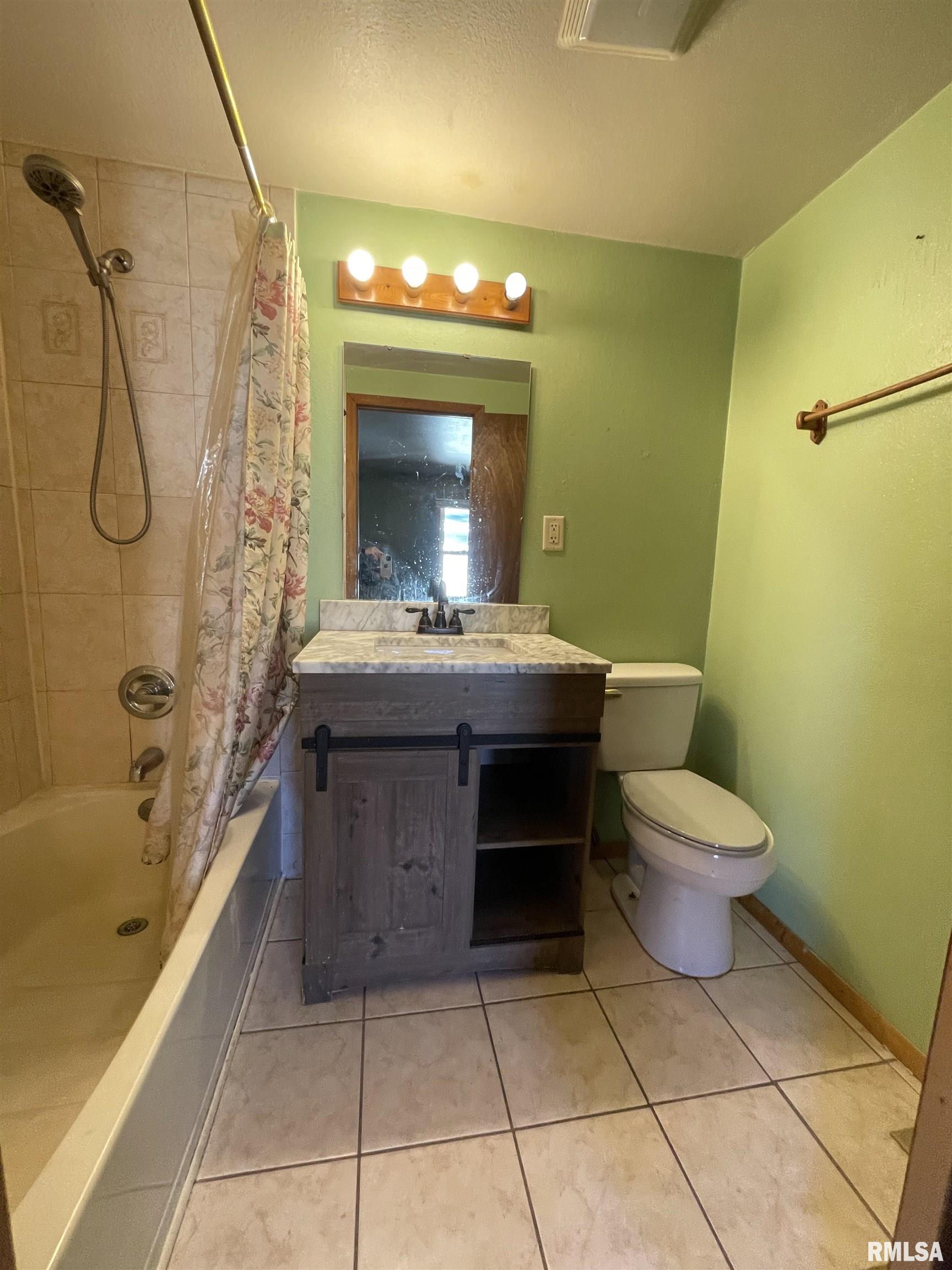 208 West Muller Road East Peoria, IL 61611 - Photo 7 of 17