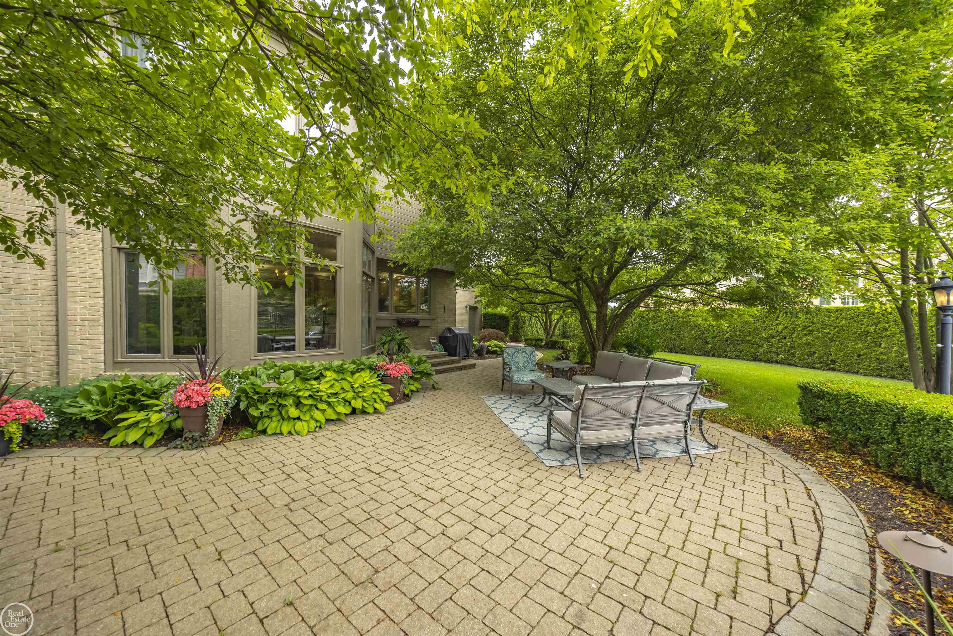 5566 Murfield Drive Rochester, MI 48306 - Photo 41 of 78 50178509-b37f8079-ab29-474f-8c15-51280c983df6.JPG