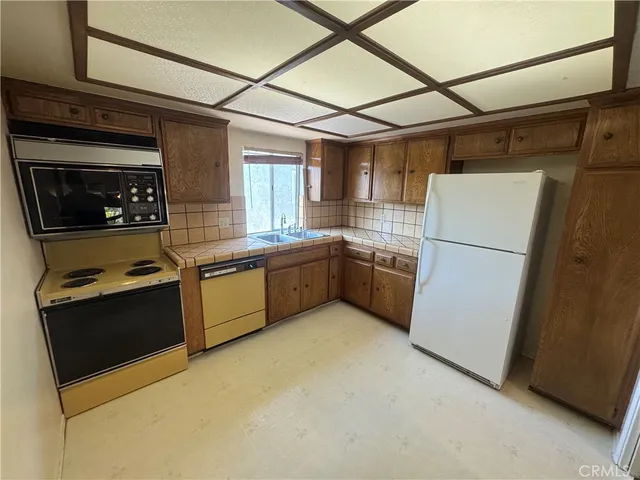 $415,000 | 8936 Willis Avenue, Unit 9, Panorama City, CA 91402