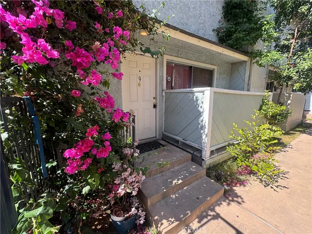 $415,000 | 8936 Willis Avenue, Unit 9, Panorama City, CA 91402