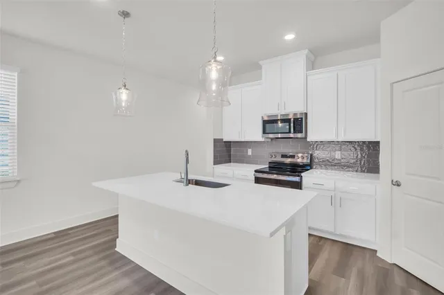 $378,856 | 7963 Chandler Lk Court, Hudson, FL 34667