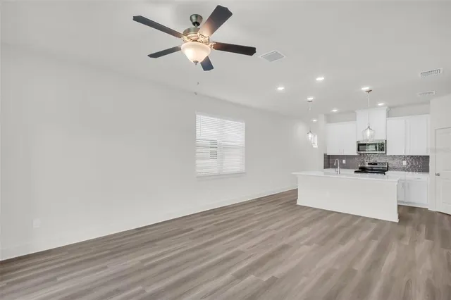 $378,856 | 7963 Chandler Lk Court, Hudson, FL 34667