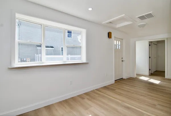 $349,900 | 28 Old Lane Road, Springfield, MA 01129