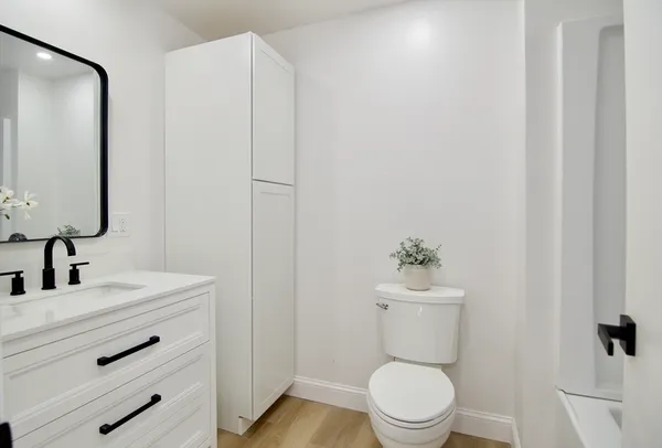 $349,900 | 28 Old Lane Road, Springfield, MA 01129