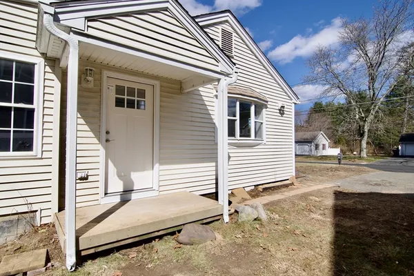 $349,900 | 28 Old Lane Road, Springfield, MA 01129