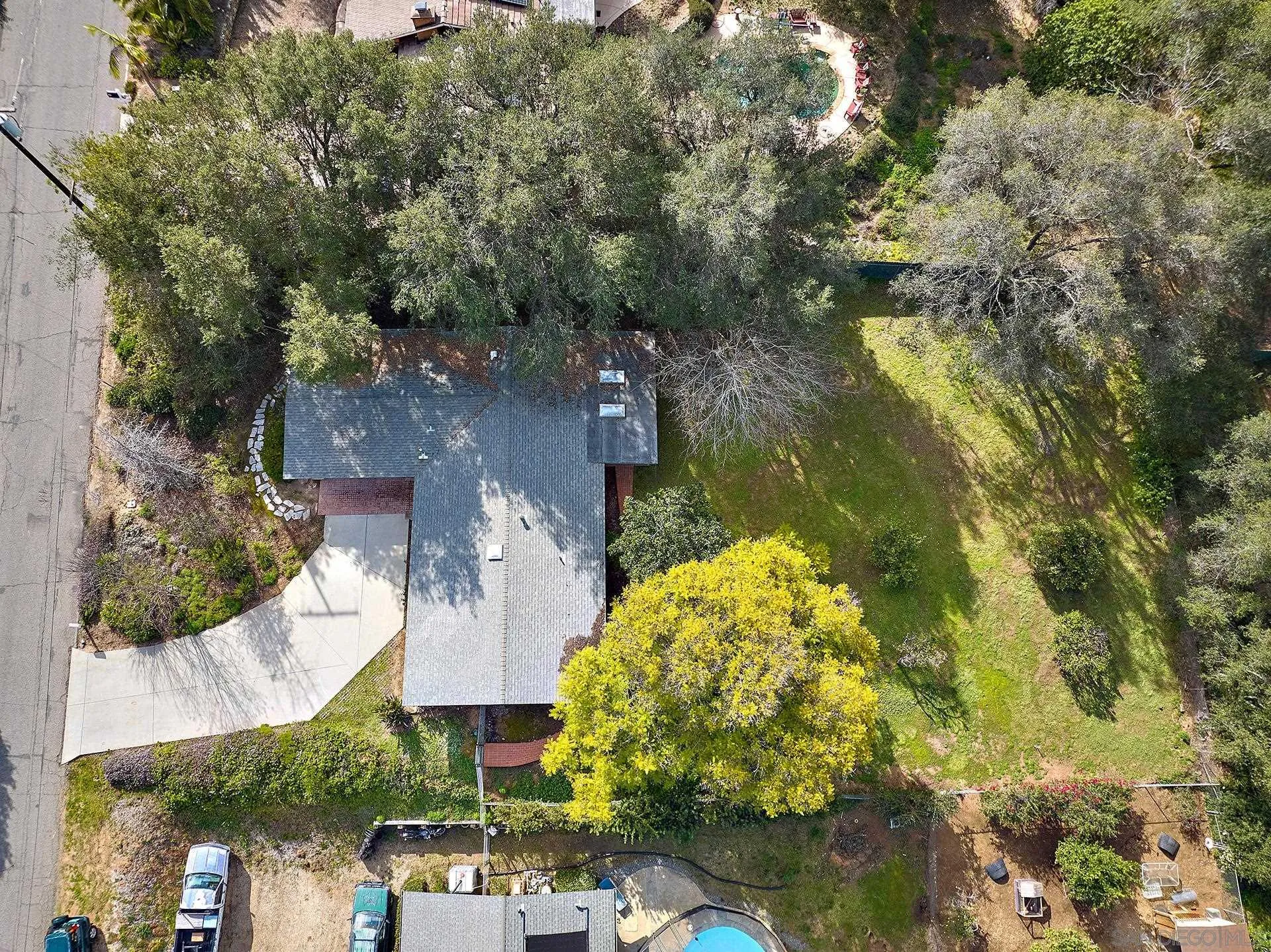 1327 Los Amigos Fallbrook, CA 92028 - Photo 3 of 35 Gallery Image 3