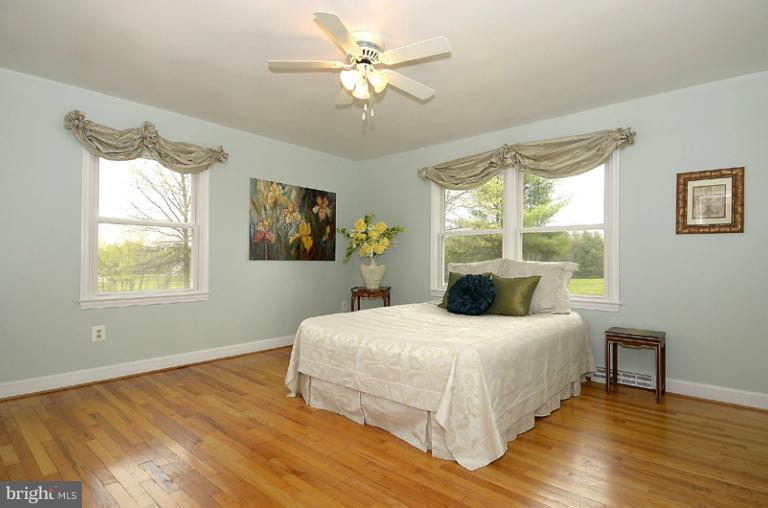 40310 Gap Road Leesburg, VA 20175 - Photo 4 of 30 Bedroom (Master)