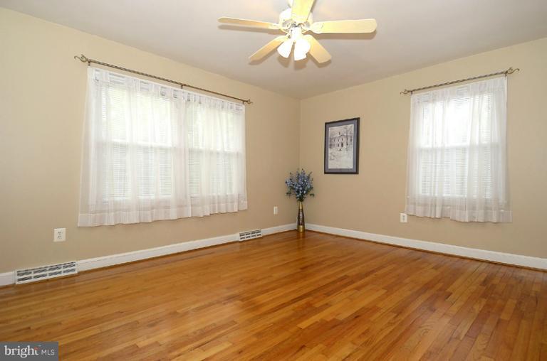 40310 Gap Road Leesburg, VA 20175 - Photo 5 of 30 Bedroom