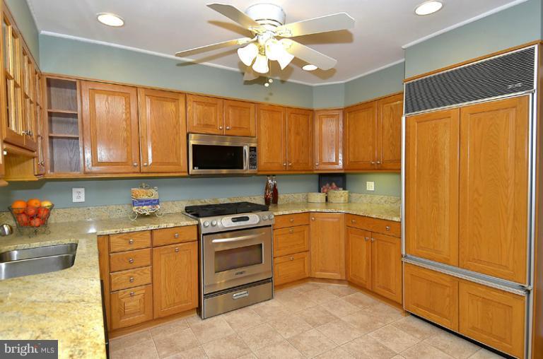 40310 Gap Road Leesburg, VA 20175 - Photo 8 of 30 Kitchen