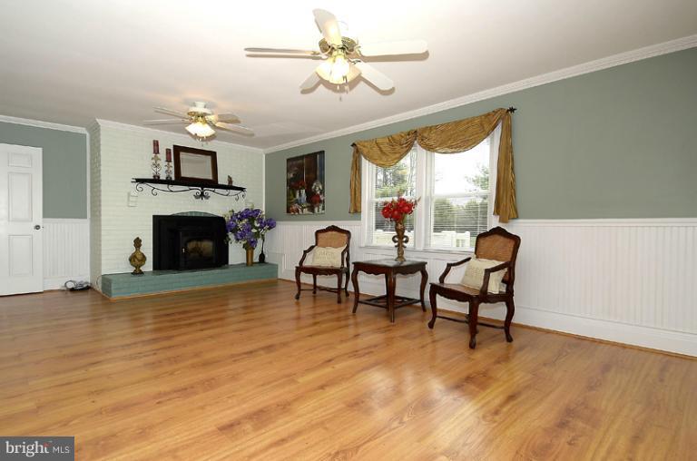 40310 Gap Road Leesburg, VA 20175 - Photo 9 of 30 Family Room