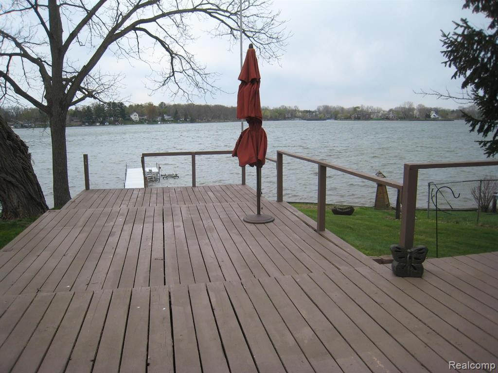 3344 Rush Lake Road Pinckney, MI 48169 - Photo 5 of 32