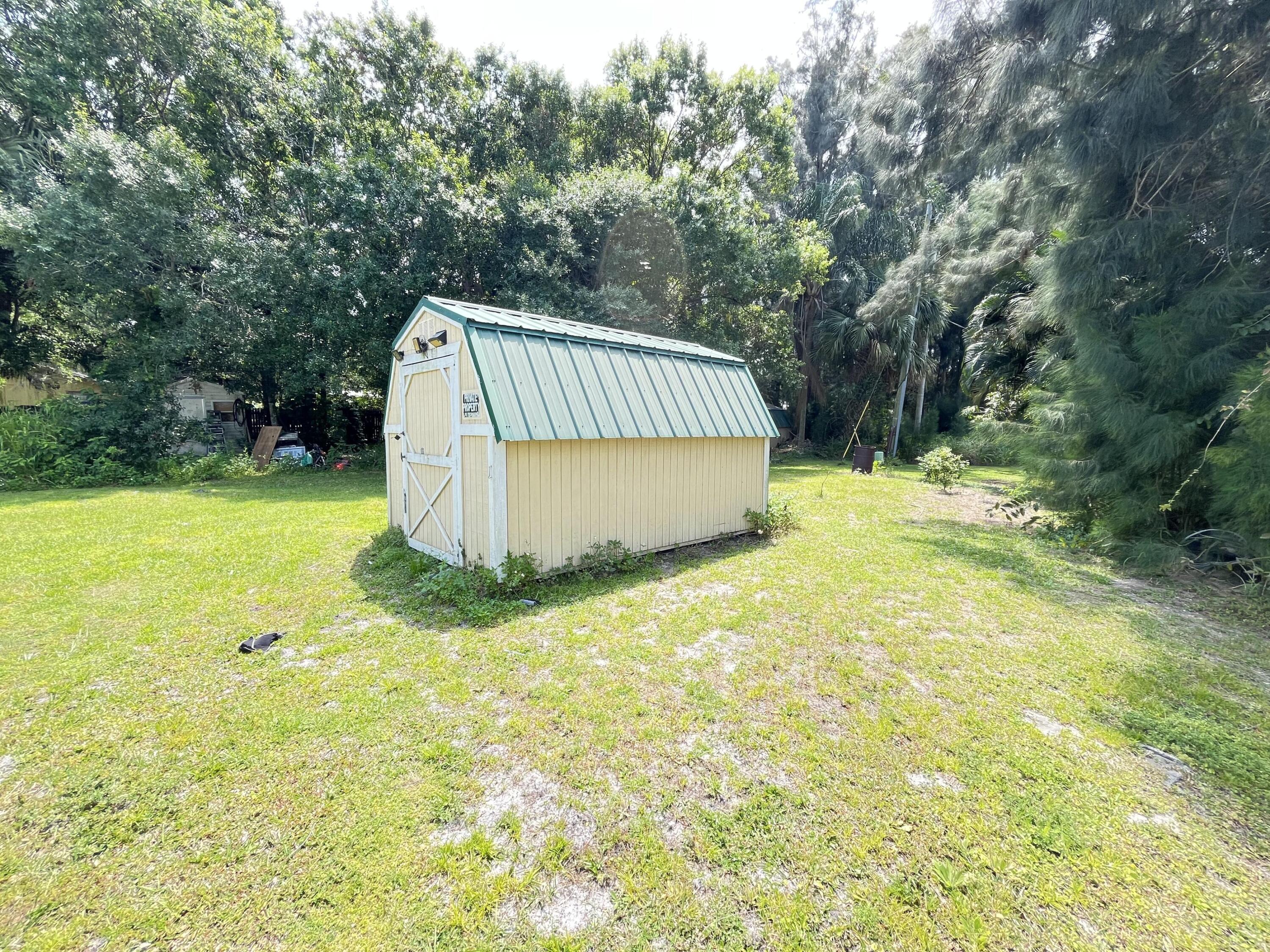 1901 Edwards Road Fort Pierce, FL 34982 - Photo 14 of 16 14