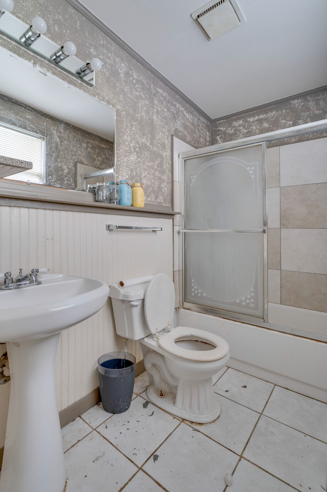 4594 Chestnut Ridge Road Columbia, TN 38401 - Photo 16 of 25 a bathroom with a sink and a toilet
