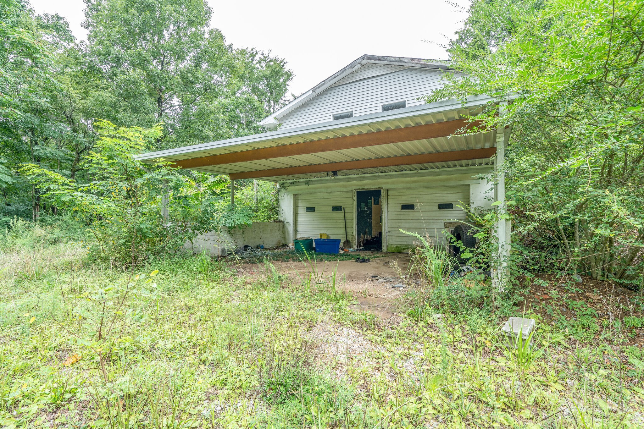 4594 Chestnut Ridge Road Columbia, TN 38401 - Photo 24 of 25 a view of a house with backyard