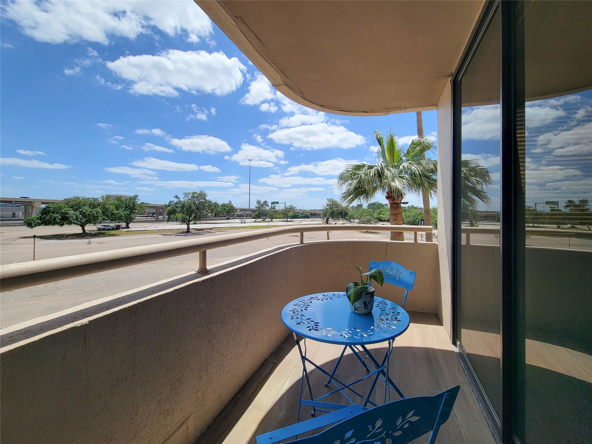 3525 Sage Road, Unit 303 Houston, TX 77056 - Photo 20 of 41 Balcony with view to the west!