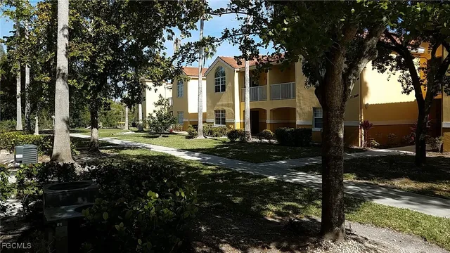 $1,150 | 3419 Winkler Avenue, Unit 505, Fort Myers, FL 33916