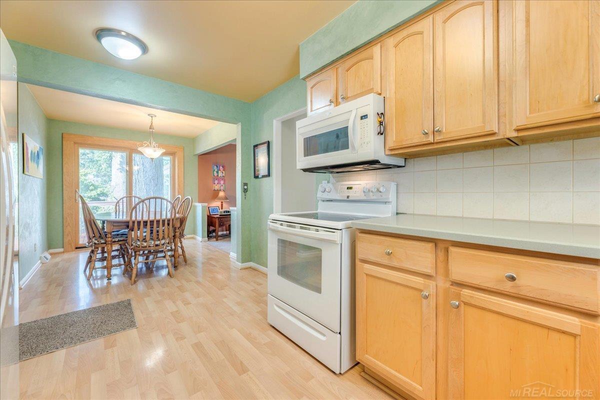 3121 Mt Vernon Road Port Huron, MI 48060 - Photo 12 of 45 50185904-f0faf7a4-36d3-4697-b6f5-d80d02766baf.JPG