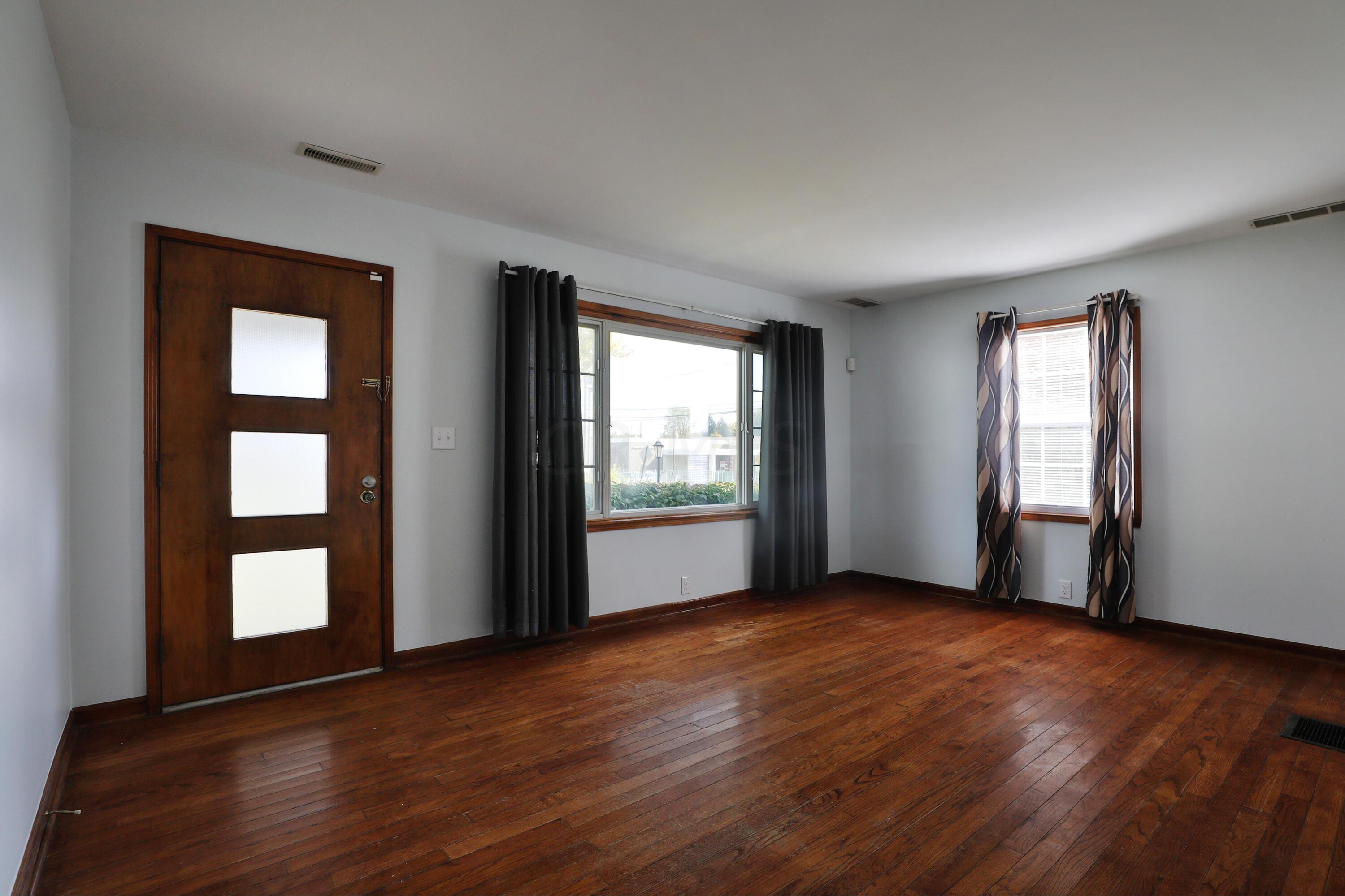 685 South Ashburton Road Columbus, OH 43213 - Photo 5 of 37 685-Ashburton-05