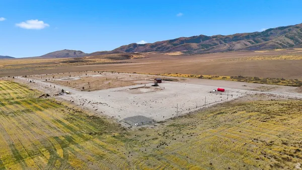 $425,000 | Cemetery Lane, Unit C, Arbon, ID 83212