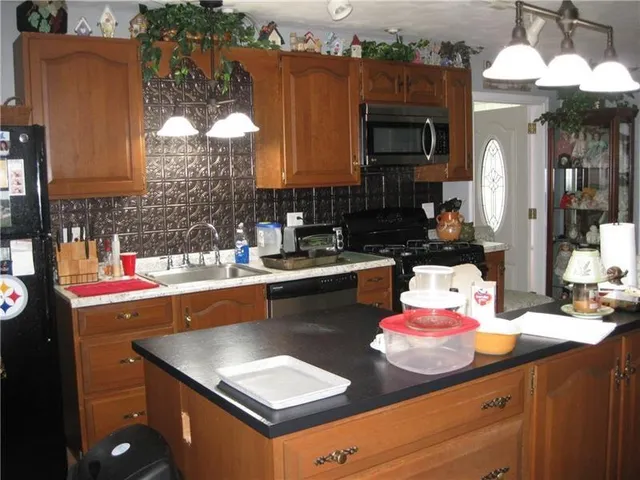 $237,500 | 284 Kaylor Petrolia Road, Karns City, PA 16041