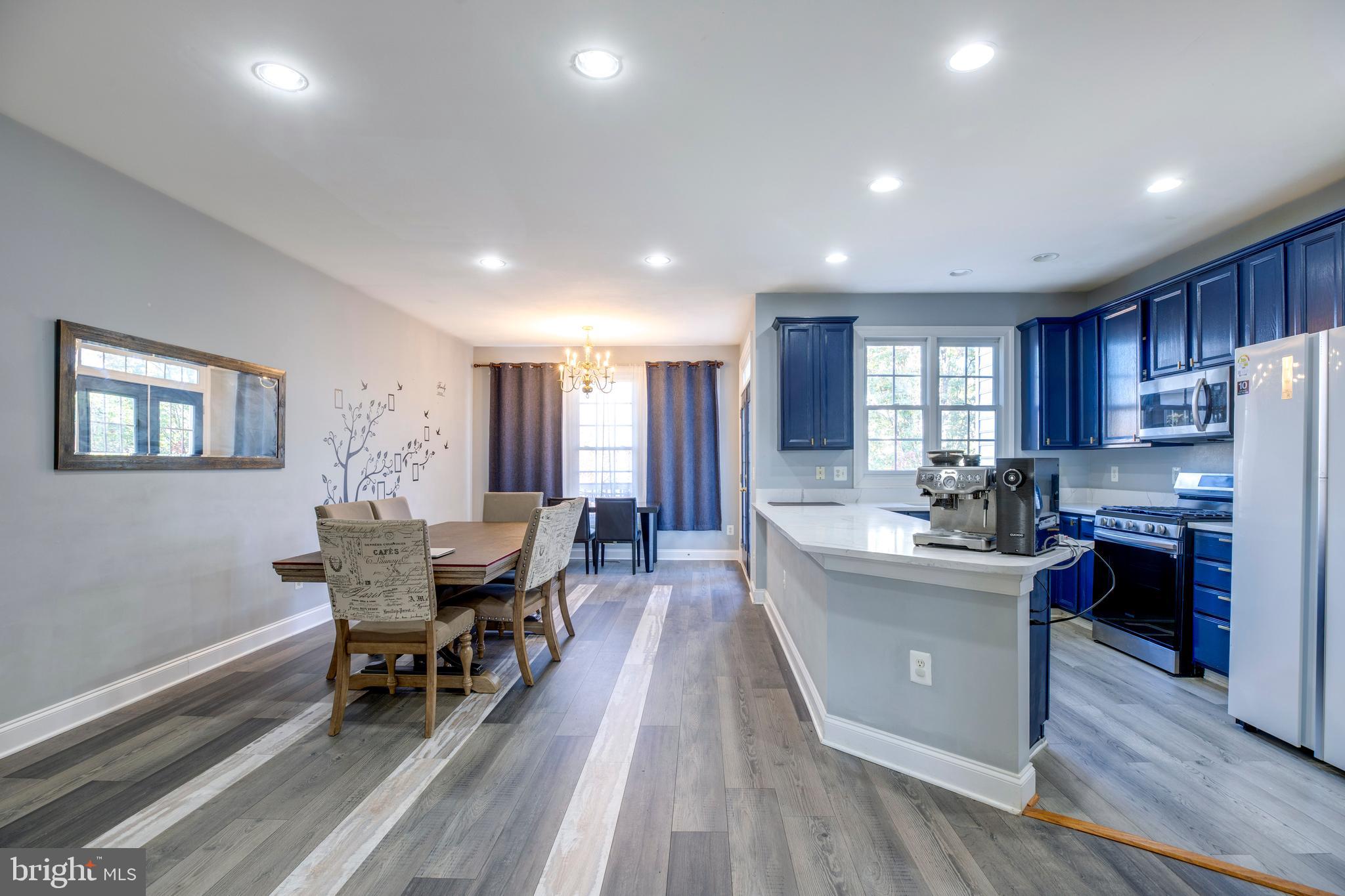 6907 Stanwick Square Gainesville, VA 20155 - Photo 13 of 48 FAMILY ROOM