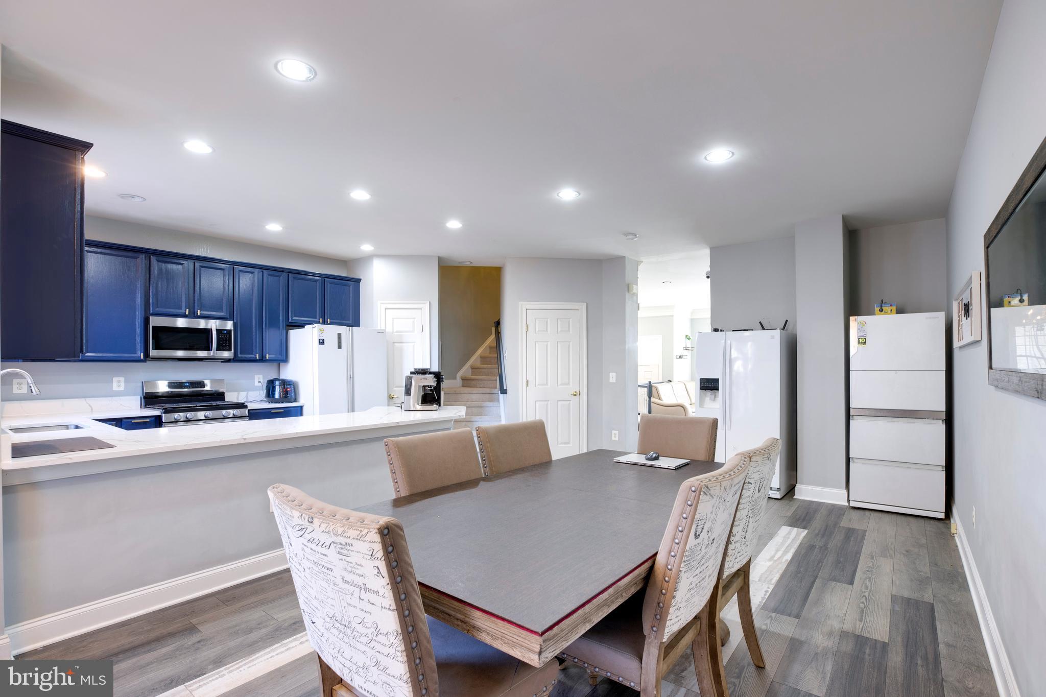 6907 Stanwick Square Gainesville, VA 20155 - Photo 16 of 48 DINING ROOM