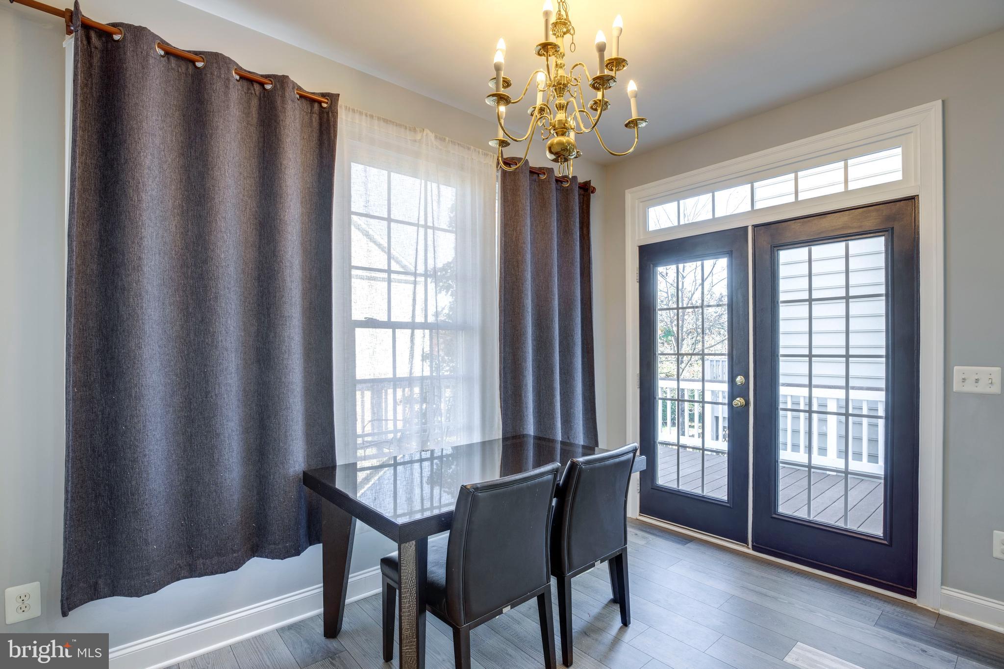 6907 Stanwick Square Gainesville, VA 20155 - Photo 17 of 48 DINING ROOM