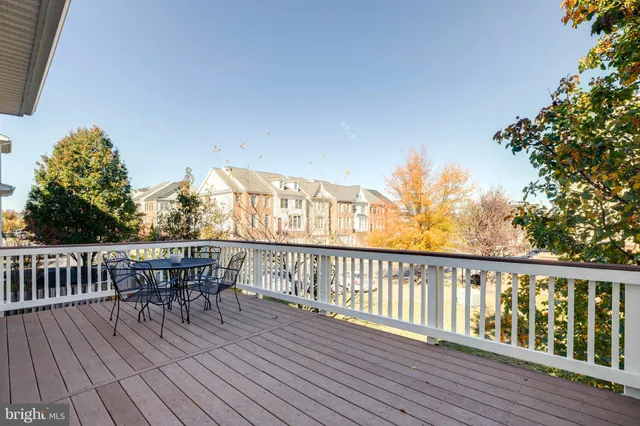 $629,900 | 6907 Stanwick Square, Gainesville, VA 20155