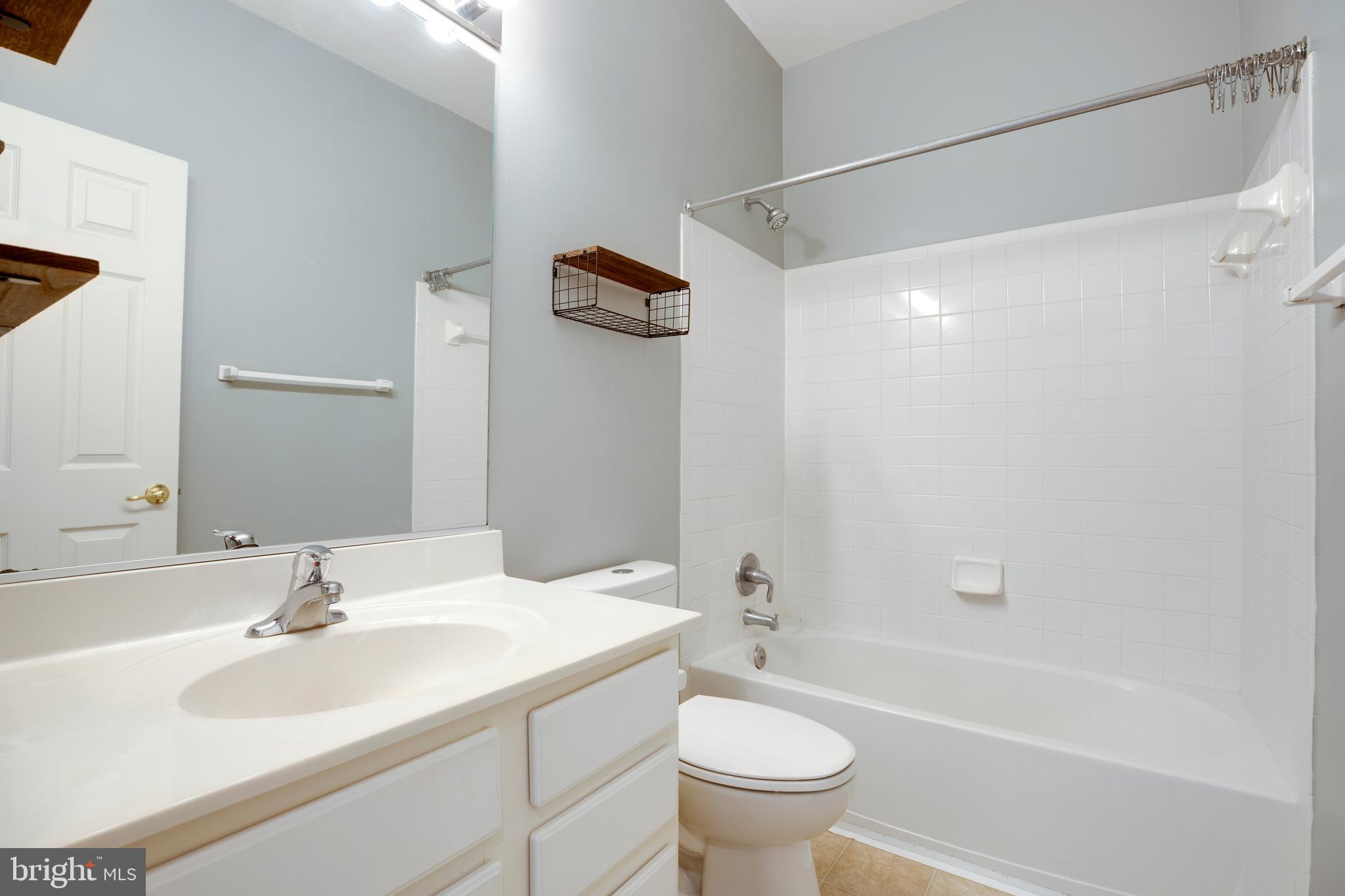 6907 Stanwick Square Gainesville, VA 20155 - Photo 37 of 48 2ND BATH-HALL WAY