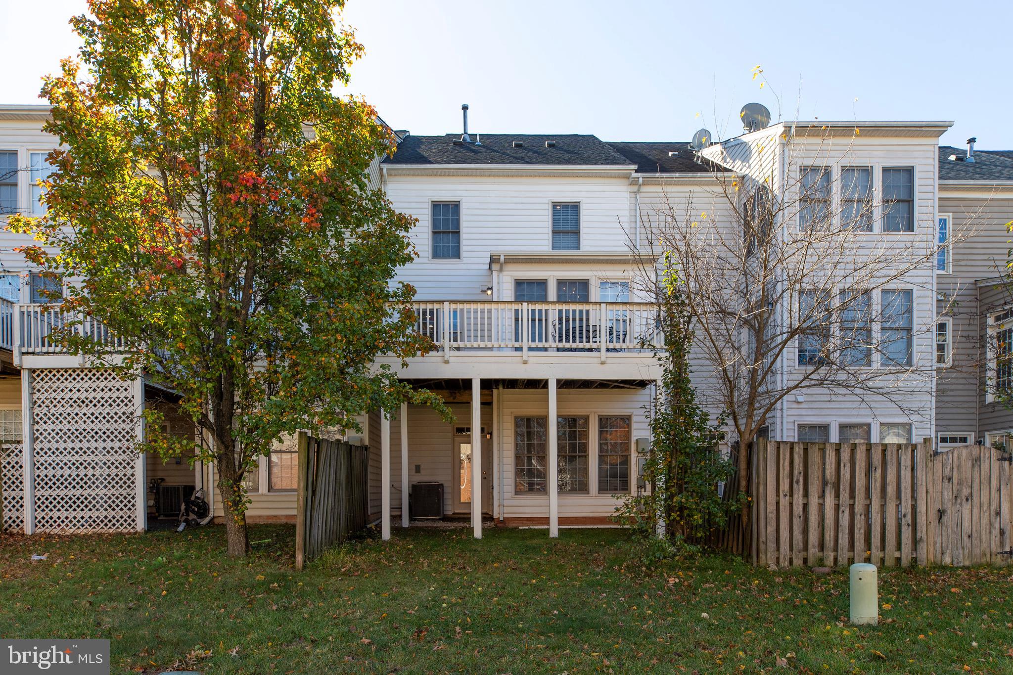 6907 Stanwick Square Gainesville, VA 20155 - Photo 47 of 48 REAR VIEW
