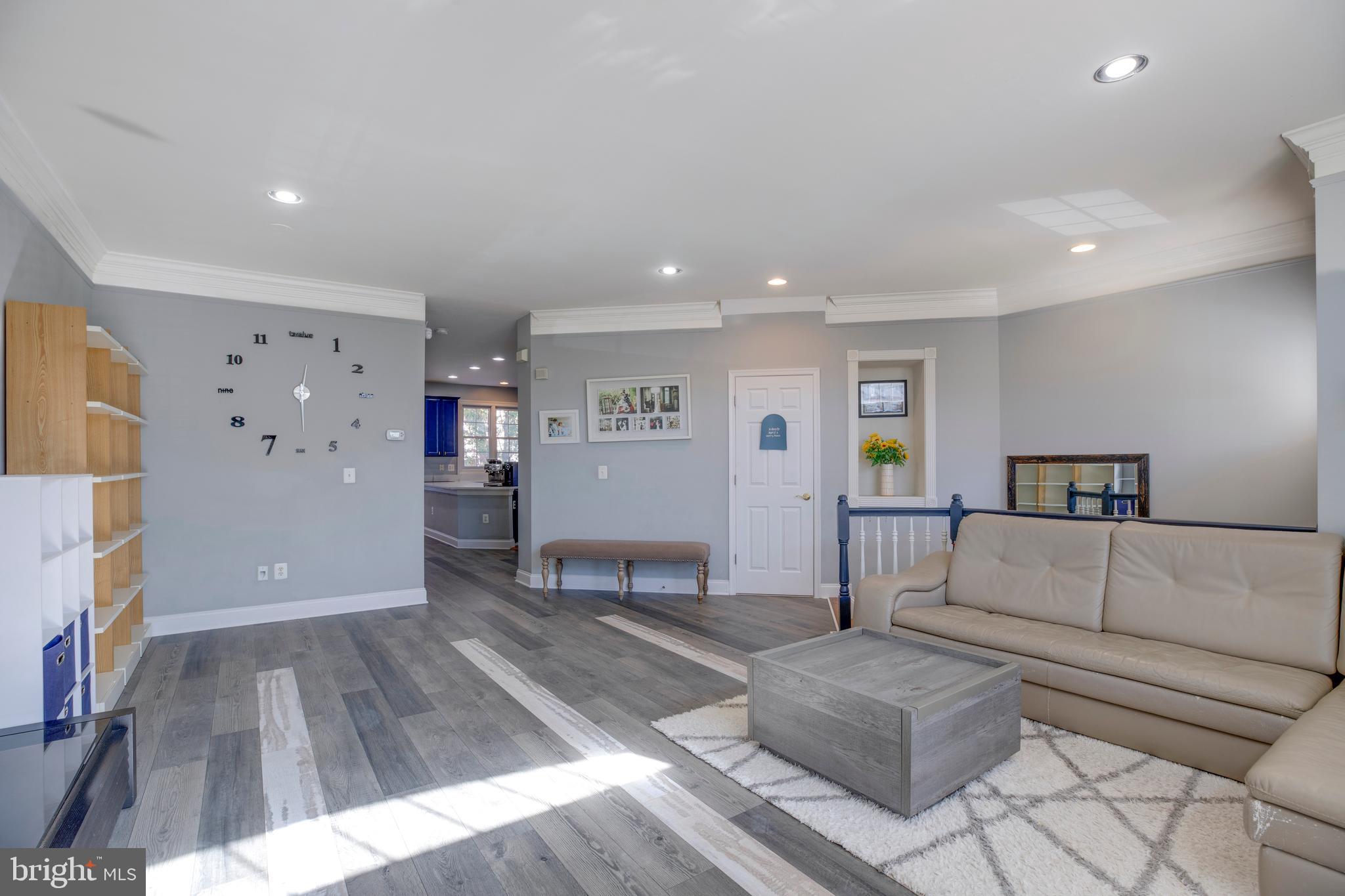 6907 Stanwick Square Gainesville, VA 20155 - Photo 6 of 48 LIVING ROOM