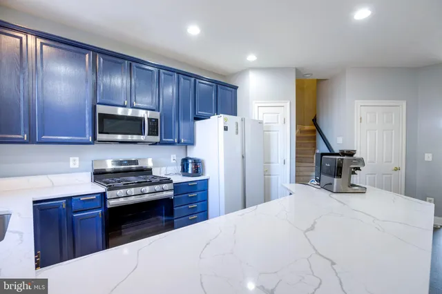 $629,900 | 6907 Stanwick Square, Gainesville, VA 20155