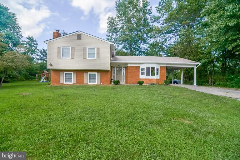 7996 Rugby Road Manassas Park, VA 20111 - Photo 1 of 21 Exterior (Front)