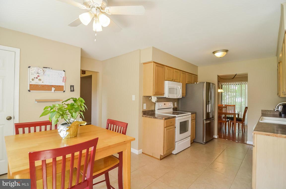 7996 Rugby Road Manassas Park, VA 20111 - Photo 13 of 21 Kitchen