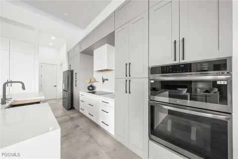 $939,900 | 2375 Northwest 39th Avenue, Cape Coral, FL 33993