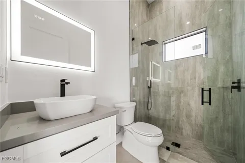 $939,900 | 2375 Northwest 39th Avenue, Cape Coral, FL 33993