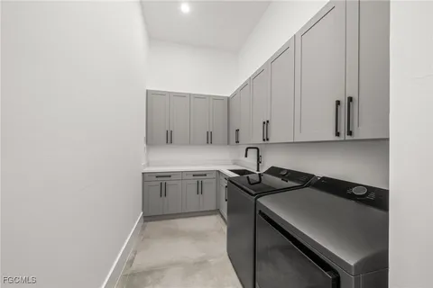 $939,900 | 2375 Northwest 39th Avenue, Cape Coral, FL 33993