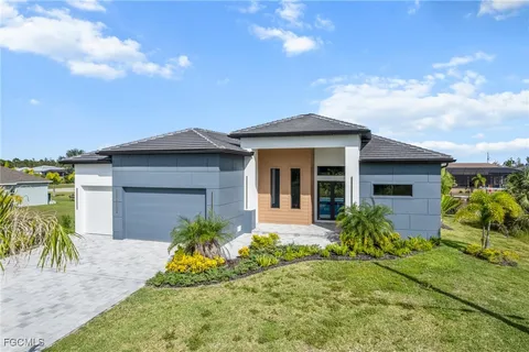 $939,900 | 2375 Northwest 39th Avenue, Cape Coral, FL 33993
