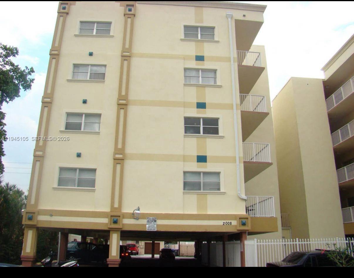 2008 Jackson Street, Unit D4 Hollywood, FL 33020 - Photo 2 of 18