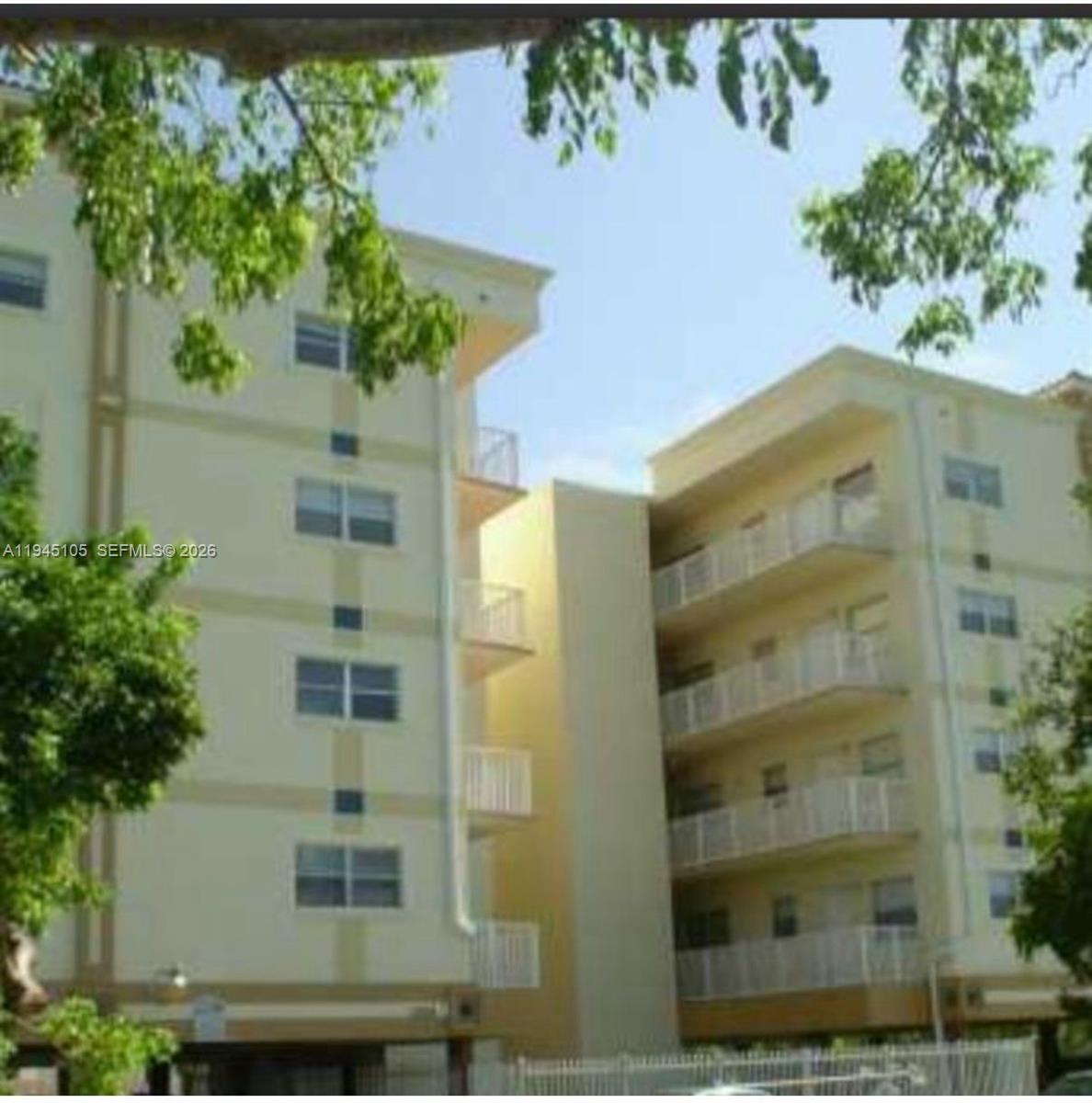 2008 Jackson Street, Unit D4 Hollywood, FL 33020 - Photo 3 of 18