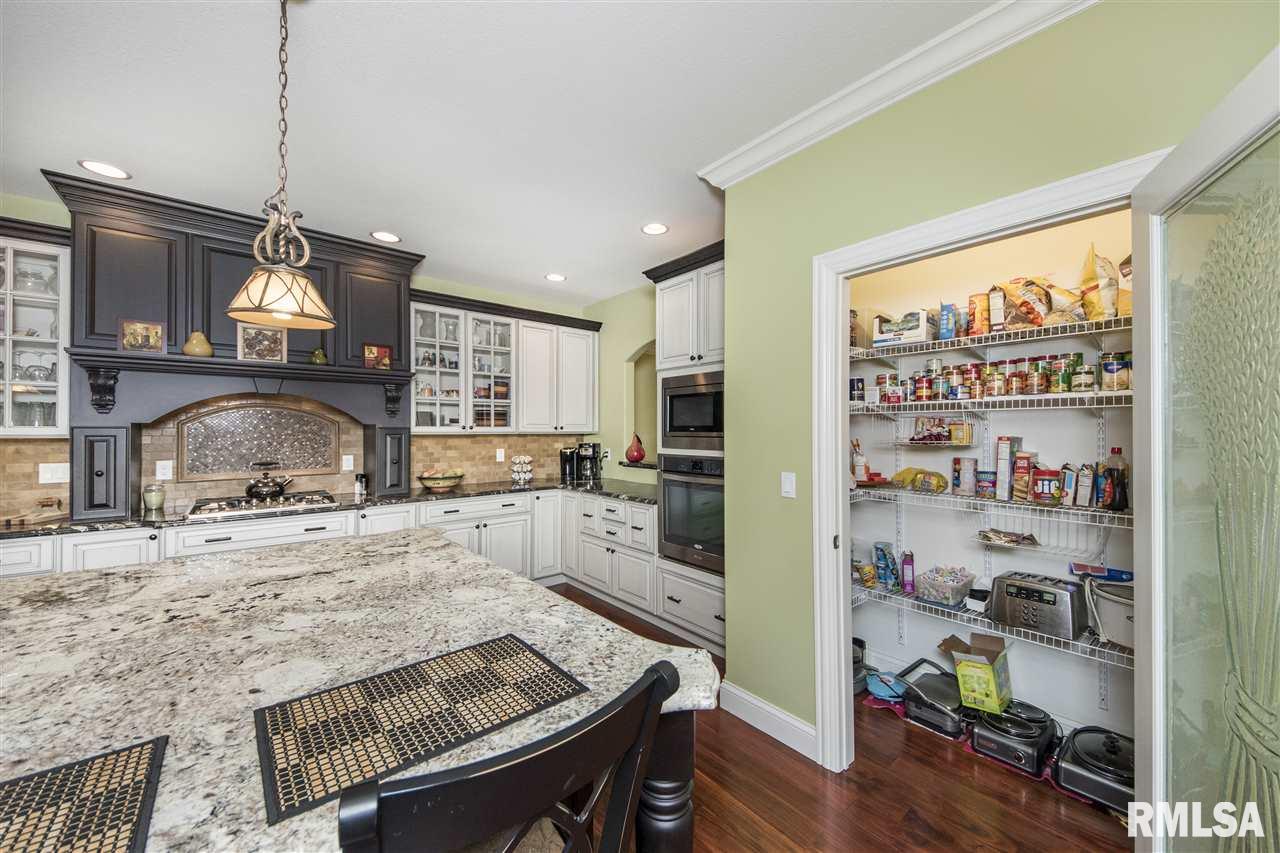 1818 Rustic Oak Drive Washington, IL 61571 - Photo 12 of 36 Gallery Image 12