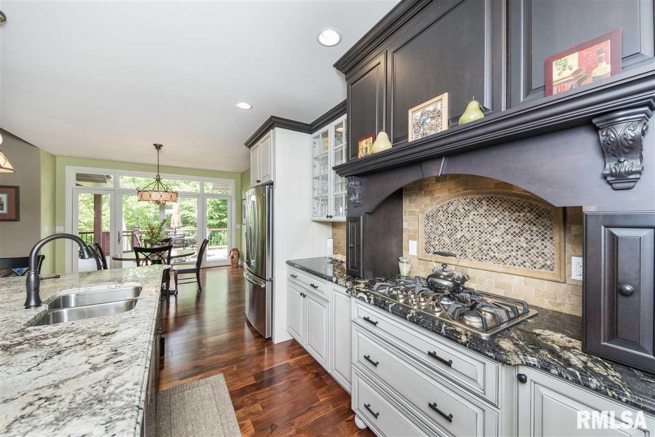1818 Rustic Oak Drive Washington, IL 61571 - Photo 13 of 36 Gallery Image 13