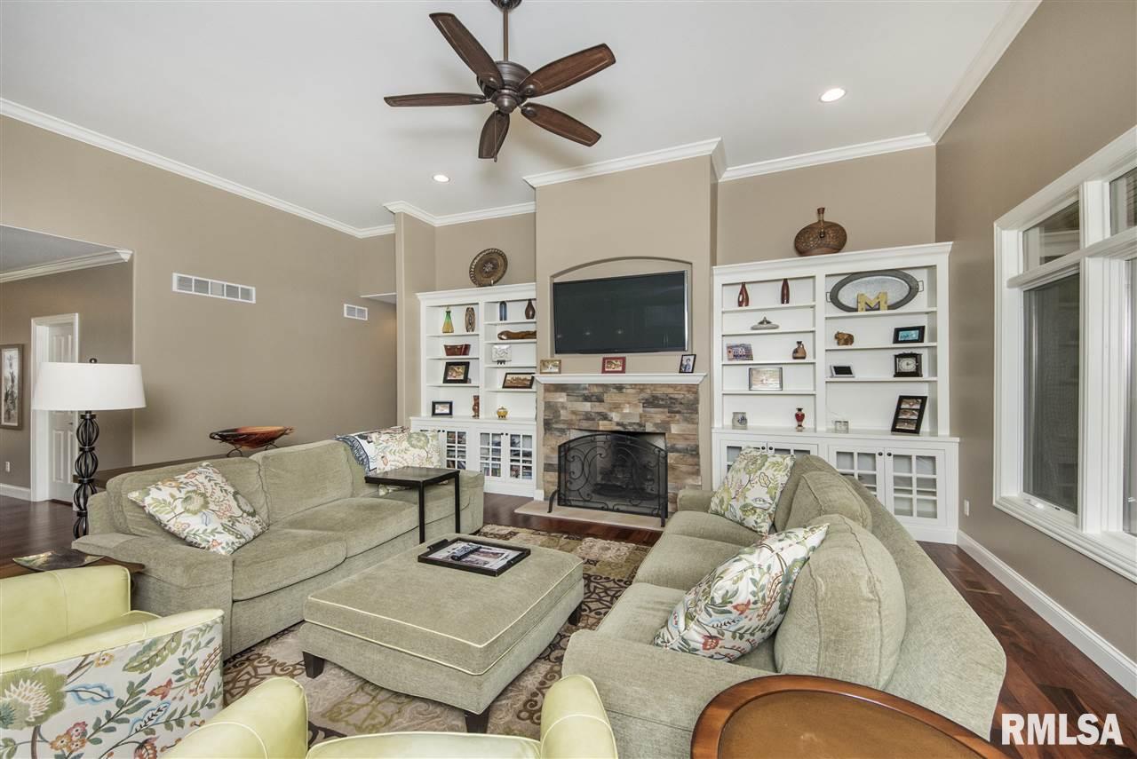 1818 Rustic Oak Drive Washington, IL 61571 - Photo 8 of 36 Gallery Image 8